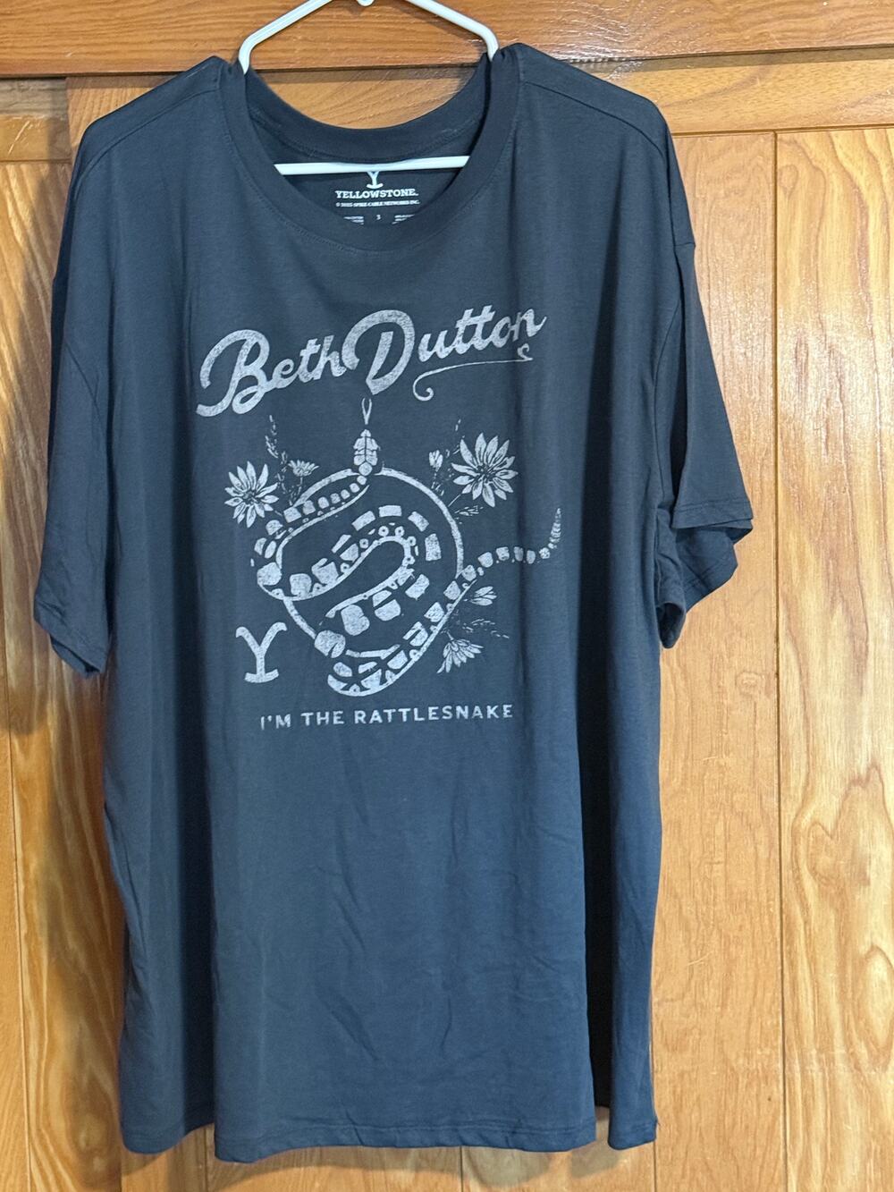 Yellowstone Beth Dutton "I'm The Rattlesnake" Graphic Tee 3X